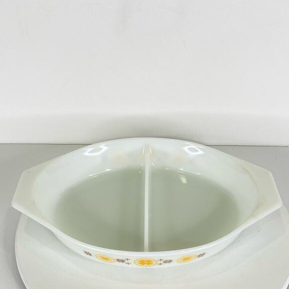 Vintage PYREX Town and Country 1.5 Quart Divided Oval Ovenware #13 Kitchenware - Picture 8 of 11
